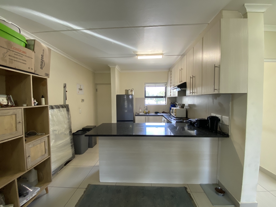 To Let 2 Bedroom Property for Rent in Parklands East Western Cape